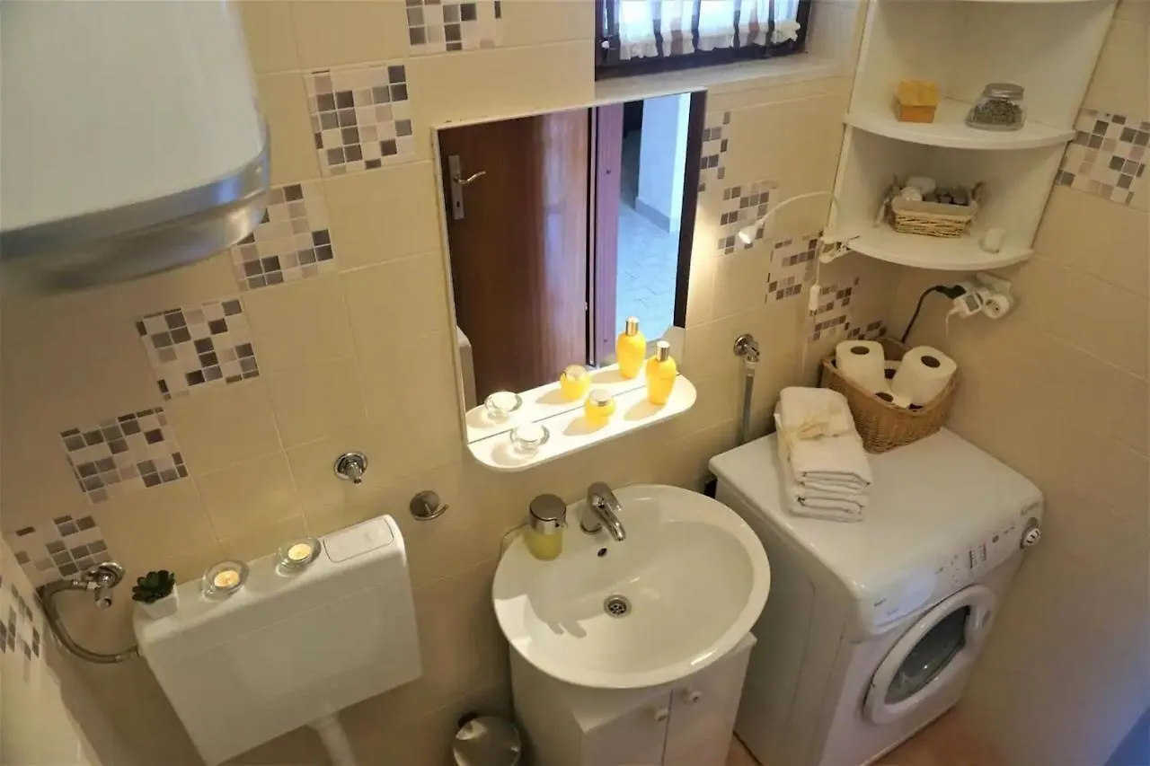 Apartment Marin Trogir 0*,  Croatie